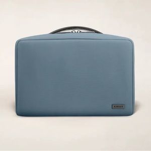 Away toilette kit in Coast New without tags